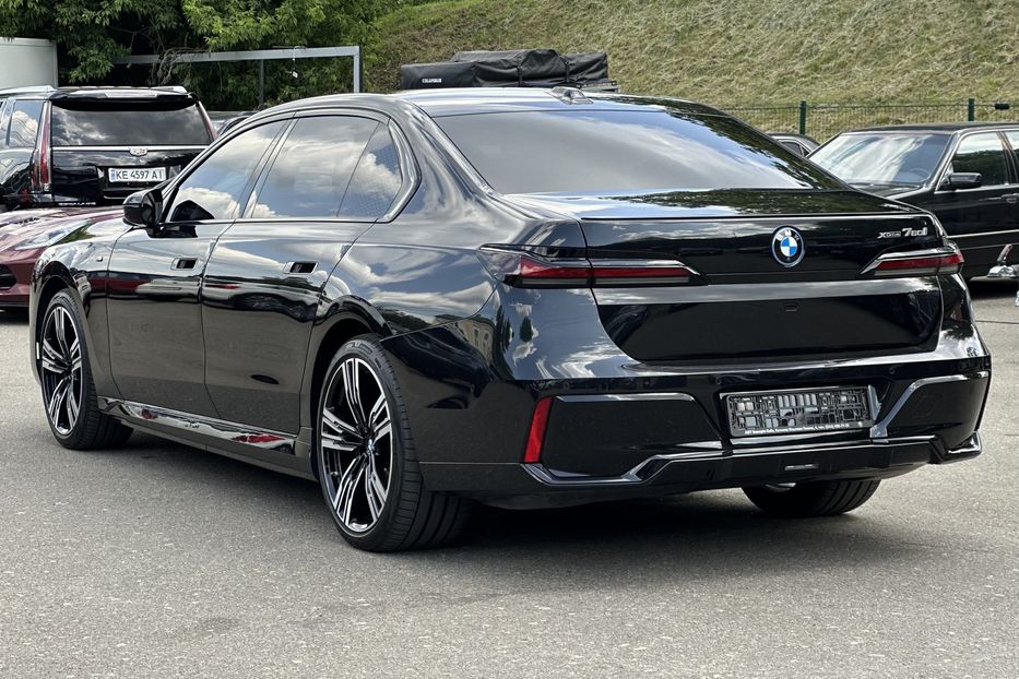 Продам BMW 760 i 2023 года в Киеве