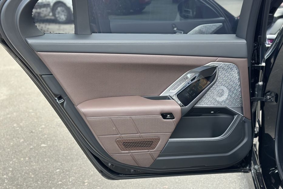 Продам BMW 760 i 2023 года в Киеве