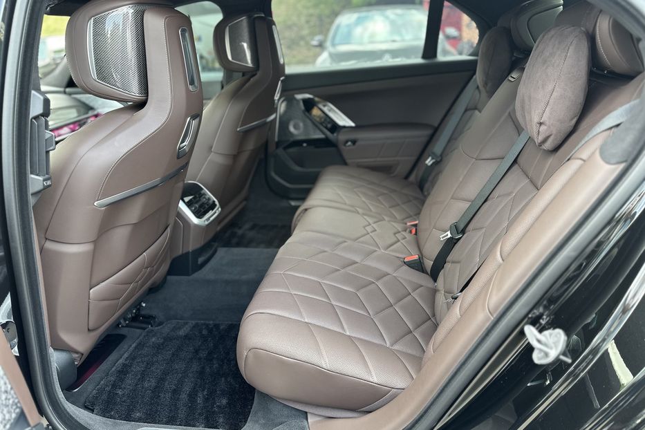 Продам BMW 760 i 2023 года в Киеве