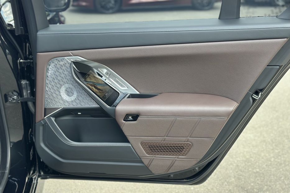 Продам BMW 760 i 2023 года в Киеве
