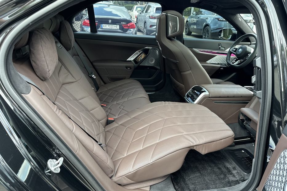 Продам BMW 760 i 2023 года в Киеве