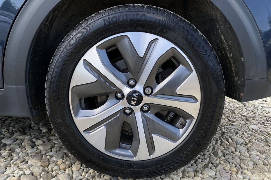 Продам Kia Niro ПідгрівсидінькермаСліпізониJBL 2020 года в Львове