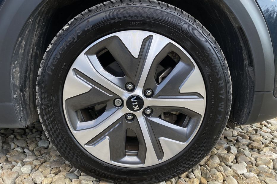 Продам Kia Niro ПідгрівсидінькермаСліпізониJBL 2020 года в Львове