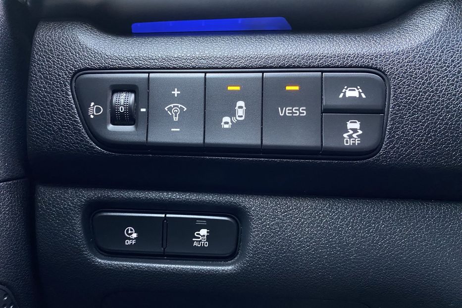 Продам Kia Niro ПідгрівсидінькермаСліпізониJBL 2020 года в Львове