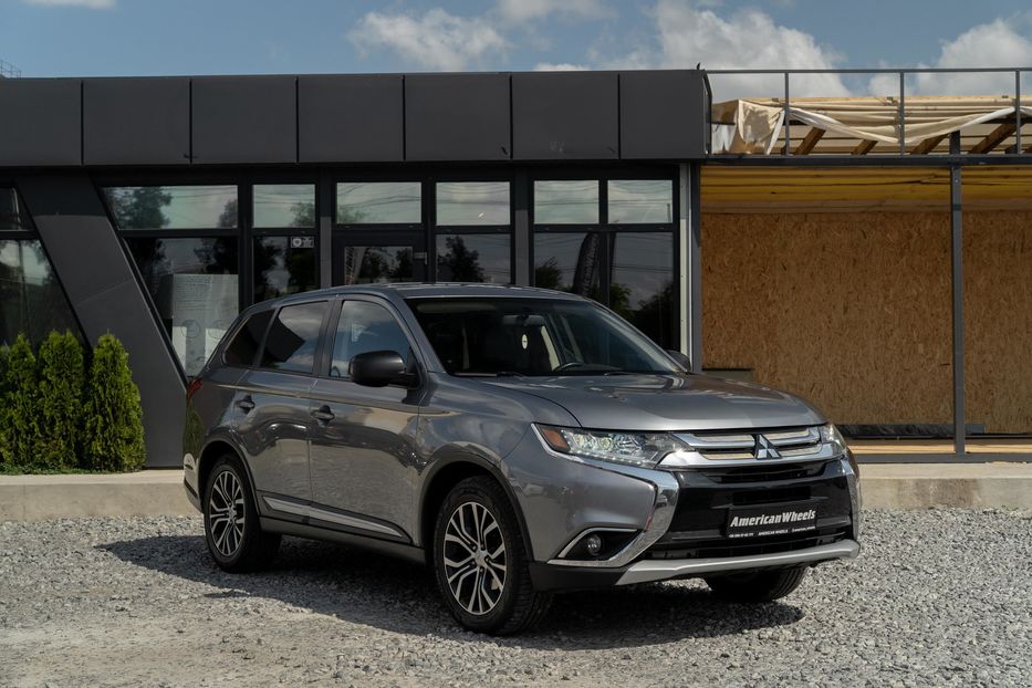 Продам Mitsubishi Outlander ES 2017 года в Черновцах