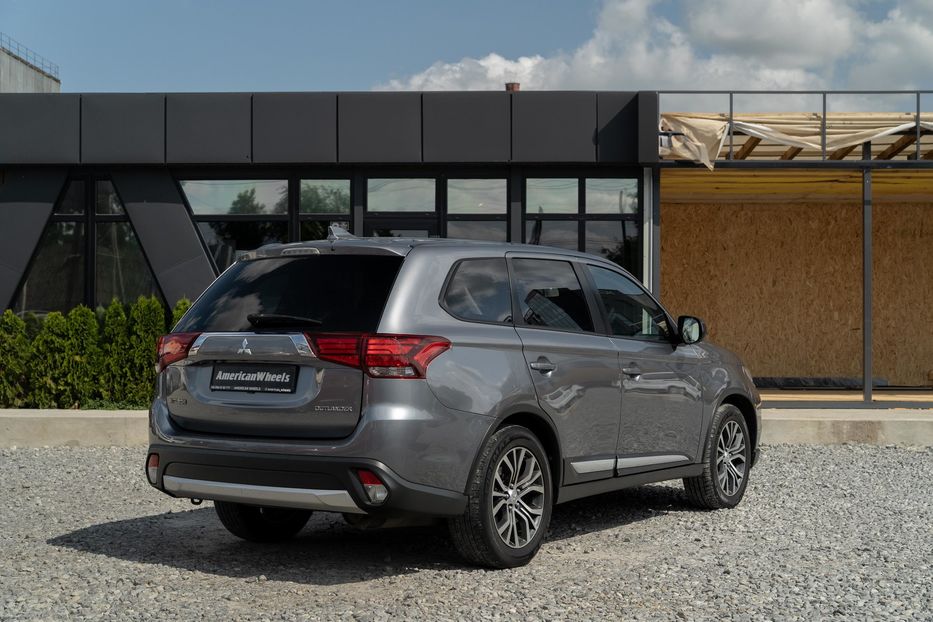 Продам Mitsubishi Outlander ES 2017 года в Черновцах