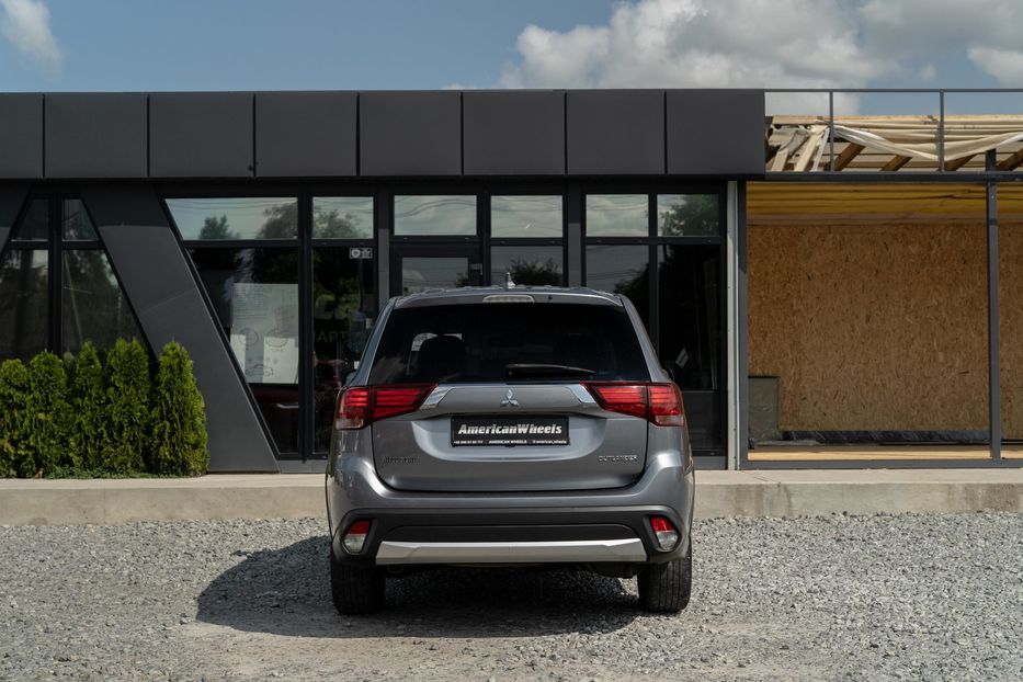 Продам Mitsubishi Outlander ES 2017 года в Черновцах