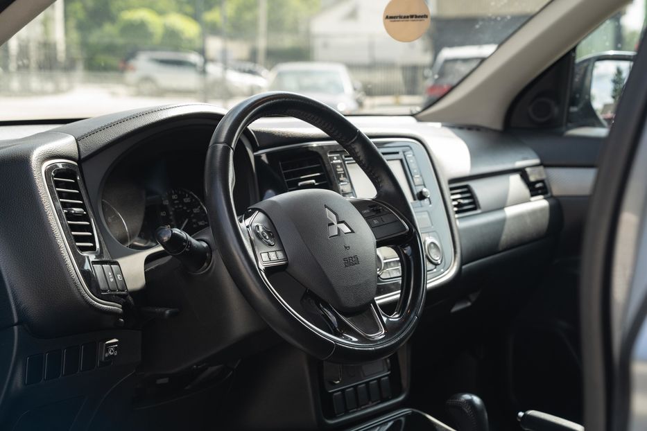 Продам Mitsubishi Outlander ES 2017 года в Черновцах