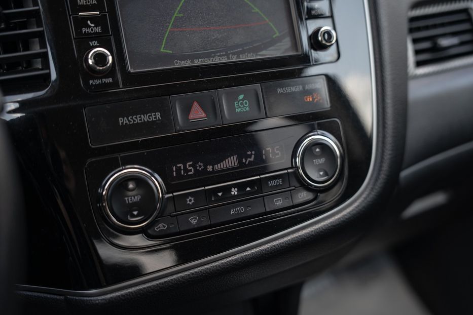 Продам Mitsubishi Outlander ES 2017 года в Черновцах