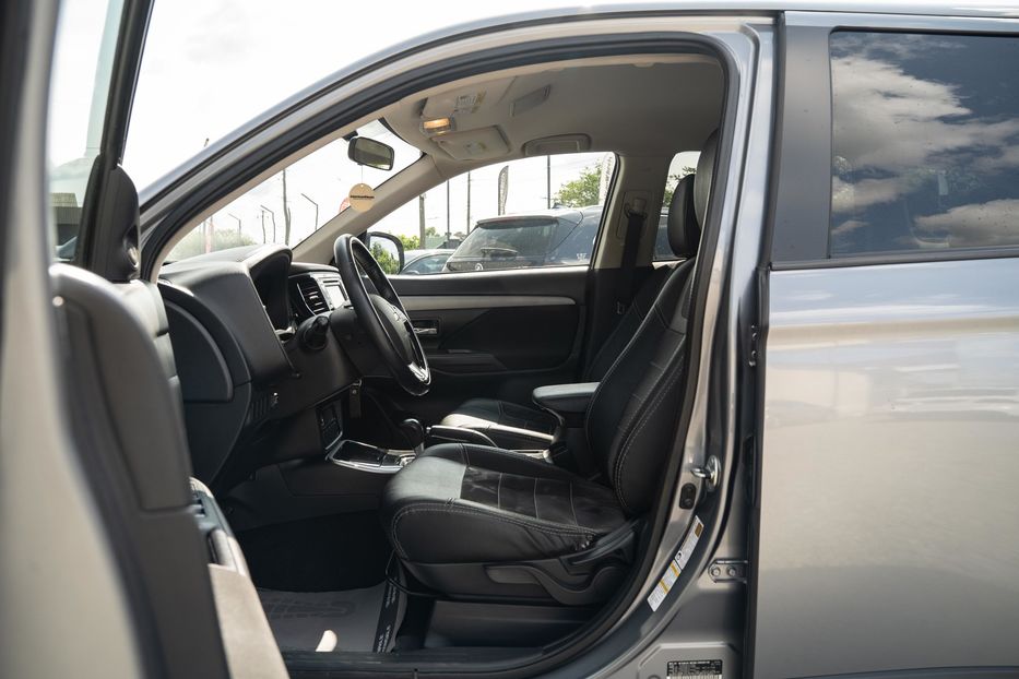 Продам Mitsubishi Outlander ES 2017 года в Черновцах