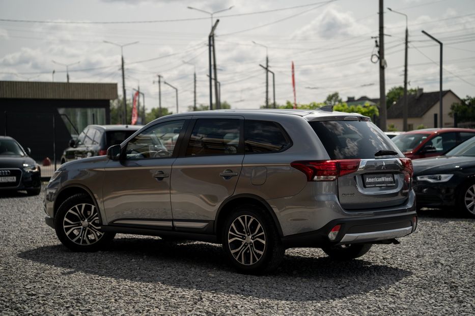 Продам Mitsubishi Outlander ES 2017 года в Черновцах