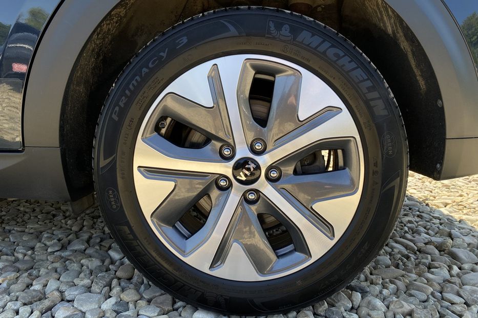 Продам Kia Niro 64 kWh Макс. комплектація 2021 года в Львове