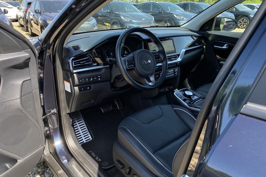 Продам Kia Niro 64 kWh Макс. комплектація 2021 года в Львове