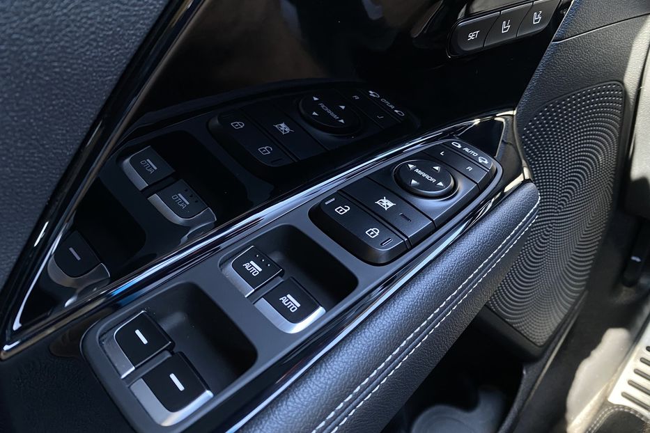 Продам Kia Niro 64 kWh Макс. комплектація 2021 года в Львове