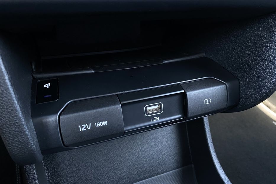 Продам Kia Niro 64 kWh Макс. комплектація 2021 года в Львове