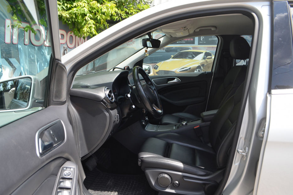 Продам Mercedes-Benz B-Class 2015 года в Киеве