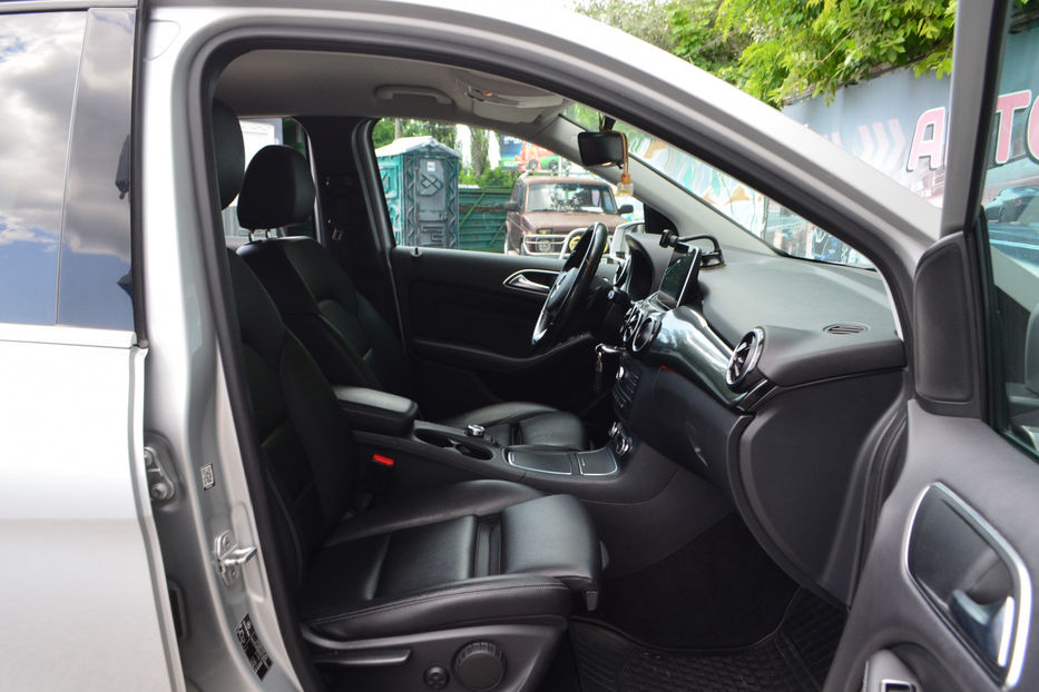 Продам Mercedes-Benz B-Class 2015 года в Киеве