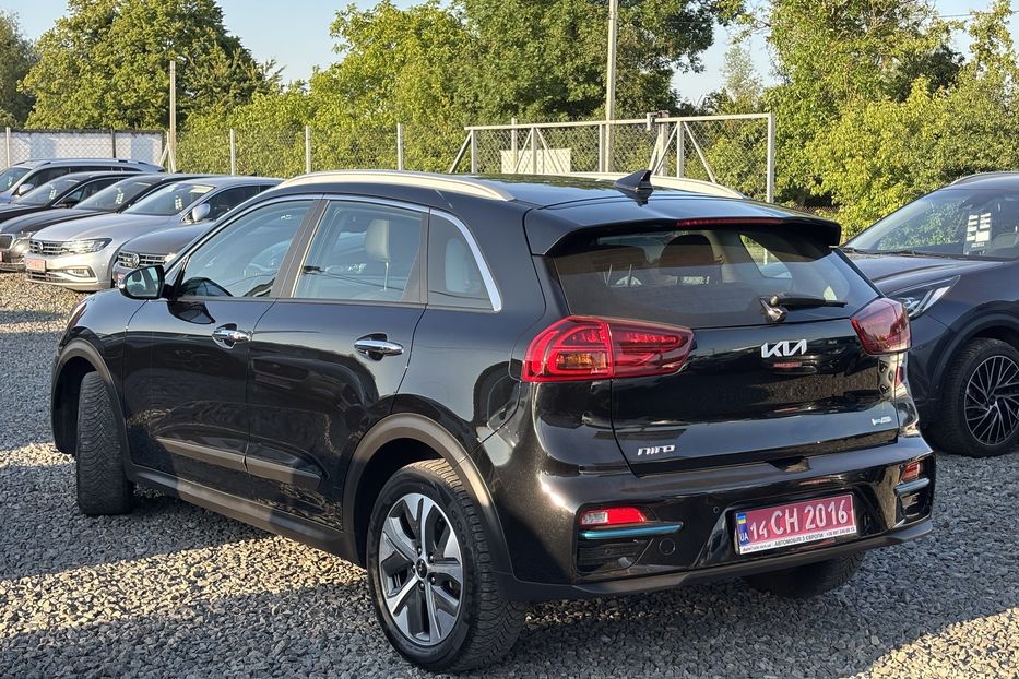 Продам Kia Niro 64квт Prestige  2022 года в Львове