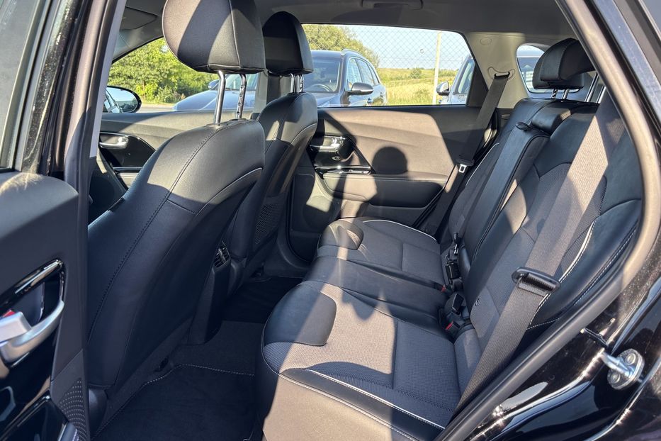 Продам Kia Niro 64квт Prestige  2022 года в Львове