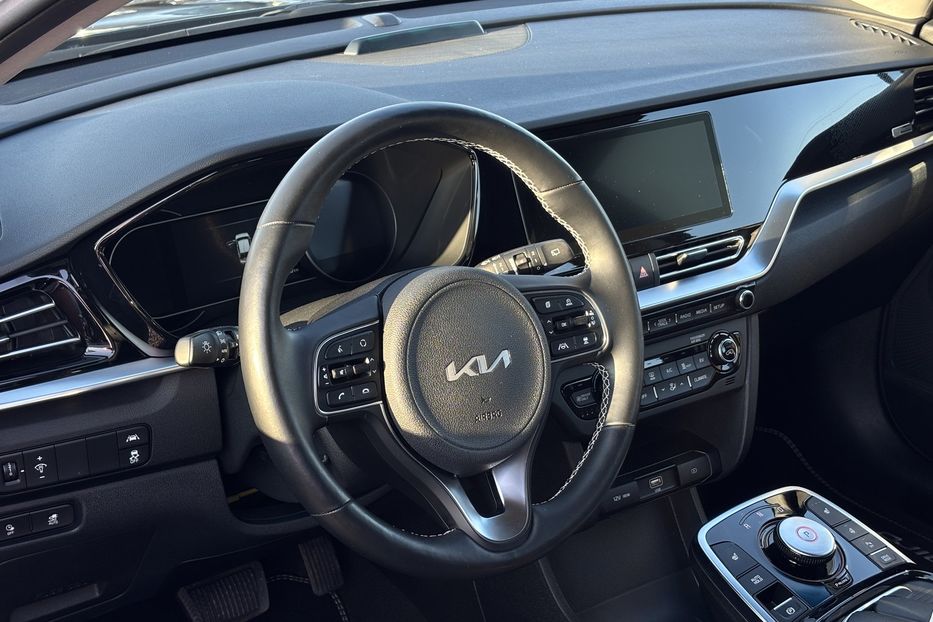 Продам Kia Niro 64квт Prestige  2022 года в Львове