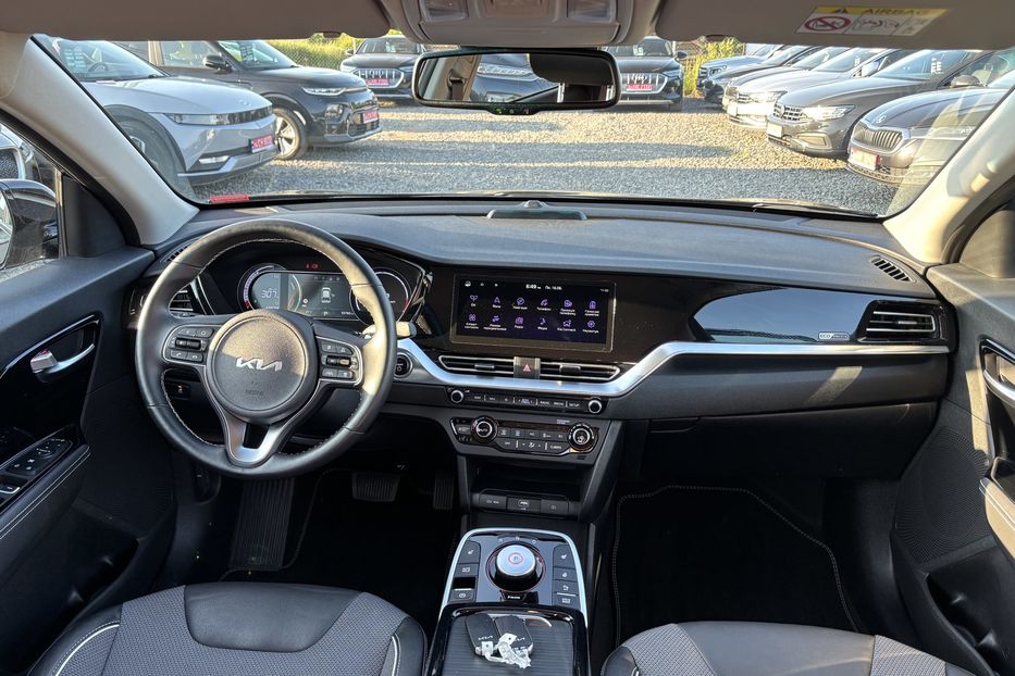 Продам Kia Niro 64квт Prestige  2022 года в Львове
