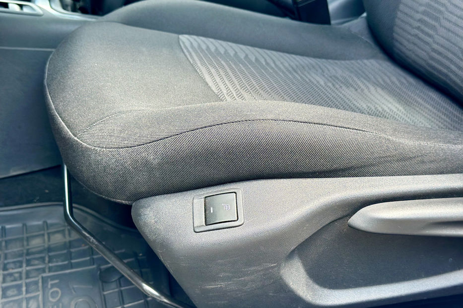 Продам Peugeot 301 2017 года в Киеве