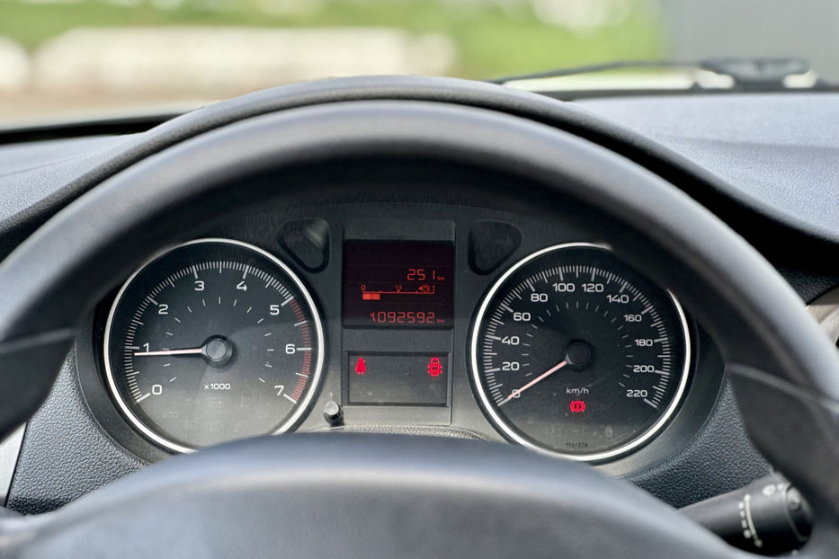 Продам Peugeot 301 2017 года в Киеве