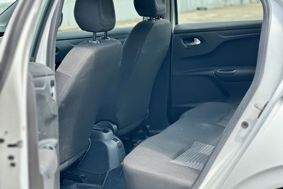 Продам Peugeot 301 2017 года в Киеве