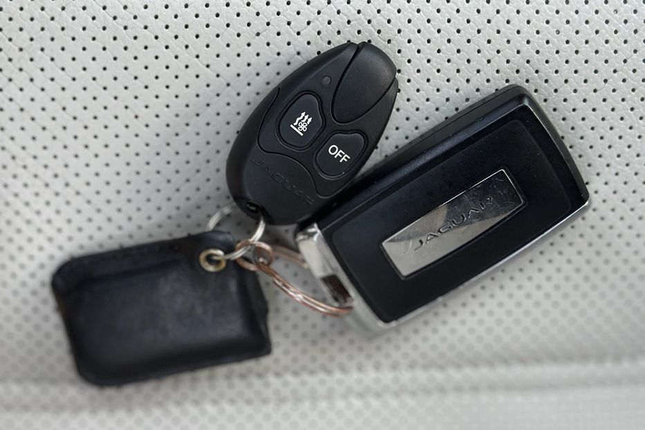 Продам Jaguar E-Pace P200 S 2021 года в Киеве