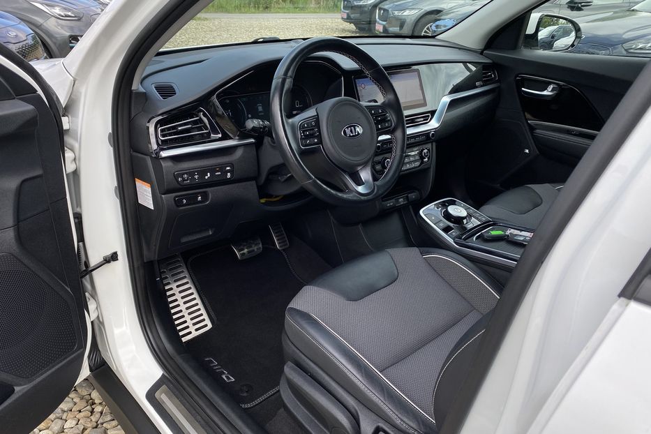 Продам Kia Niro 64ТепловийПдгрівсиідньКермаJBL 2021 года в Львове