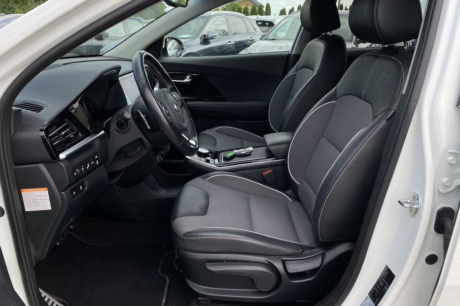Продам Kia Niro 64ТепловийПдгрівсиідньКермаJBL 2021 года в Львове