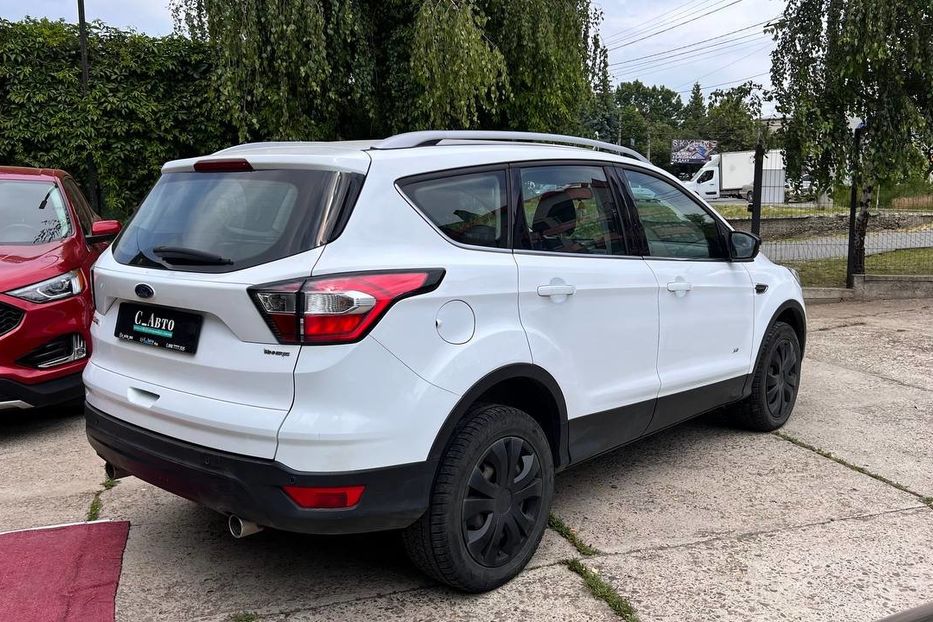 Продам Ford Kuga 2017 года в Черновцах