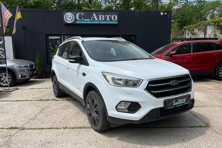 Продам Ford Kuga 2017 года в Черновцах