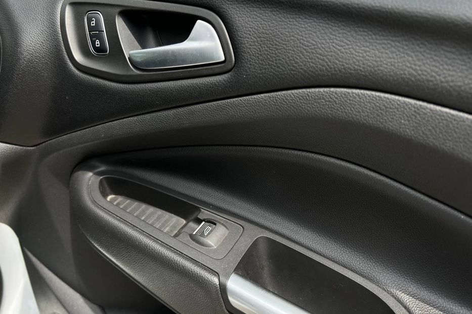 Продам Ford Kuga 2017 года в Черновцах