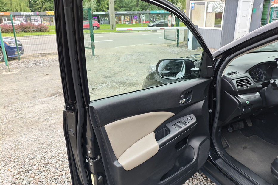Продам Honda CR-V 2015 года в Киеве