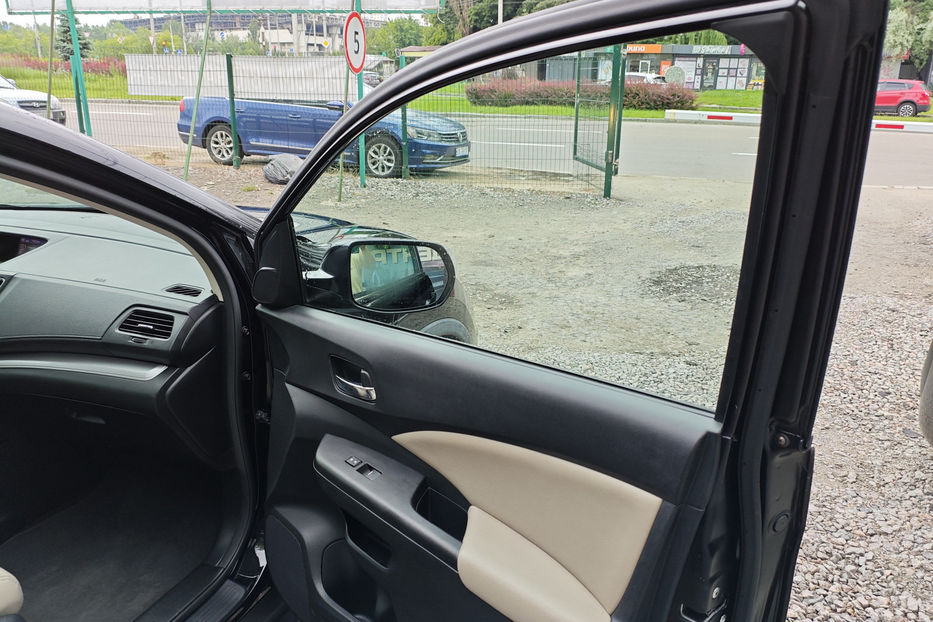 Продам Honda CR-V 2015 года в Киеве