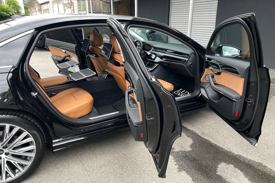 Продам Audi A8 50 TDI Long 2022 года в Киеве