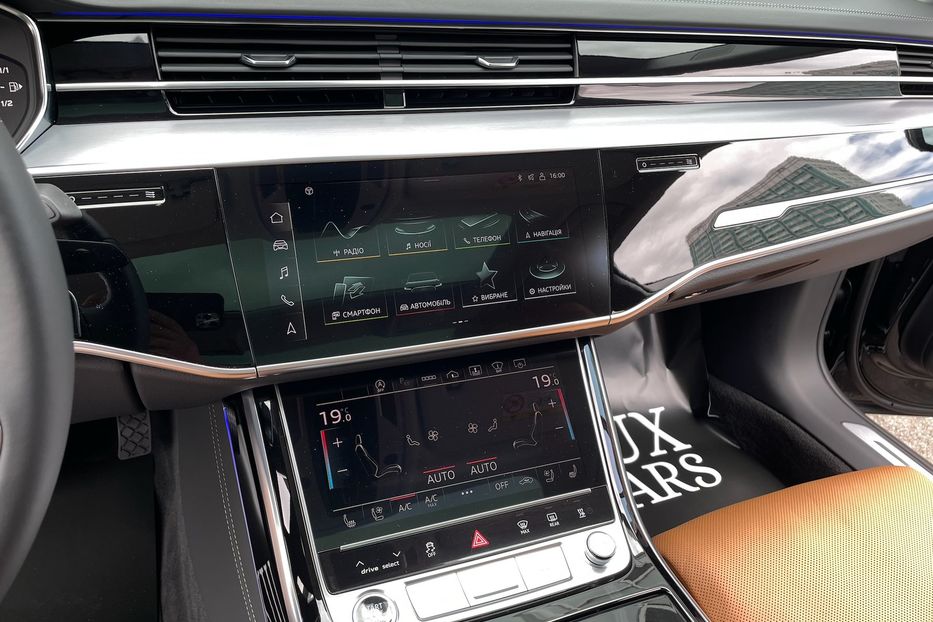 Продам Audi A8 50 TDI Long 2022 года в Киеве