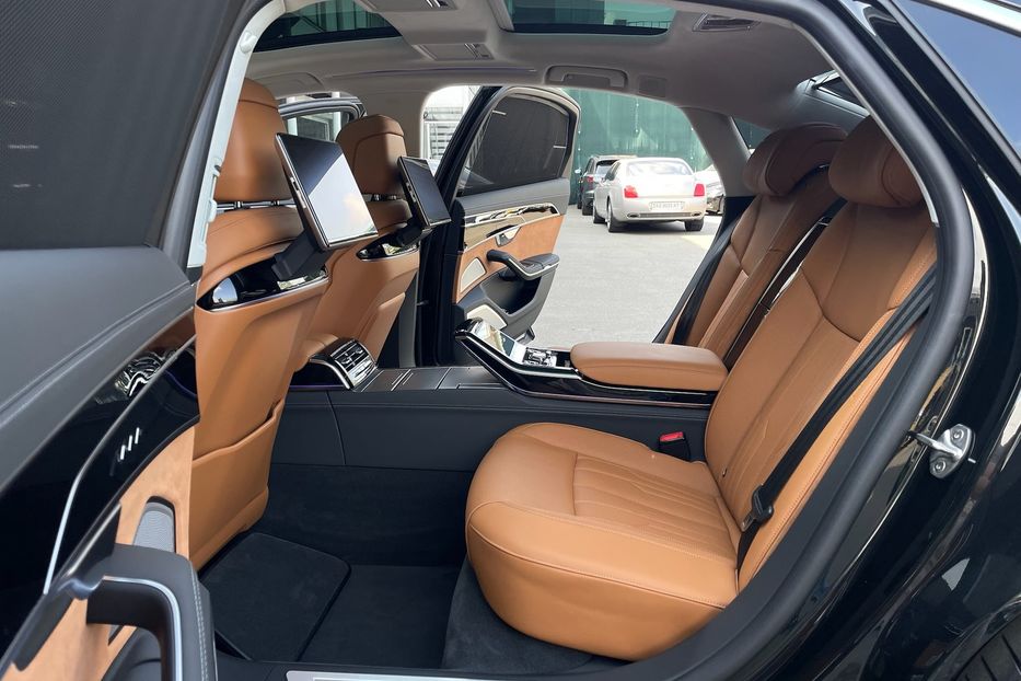 Продам Audi A8 50 TDI Long 2022 года в Киеве