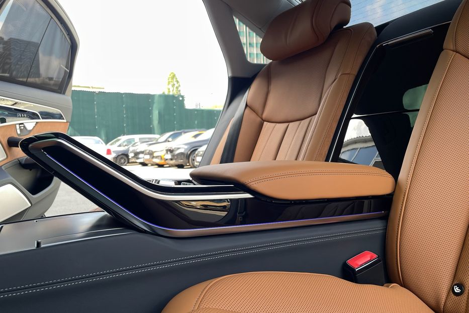 Продам Audi A8 50 TDI Long 2022 года в Киеве