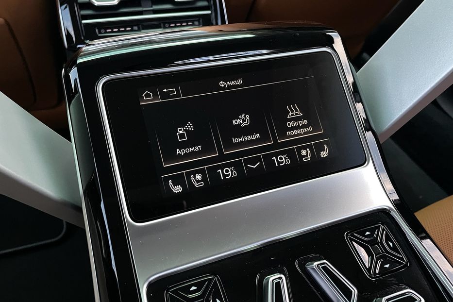 Продам Audi A8 50 TDI Long 2022 года в Киеве