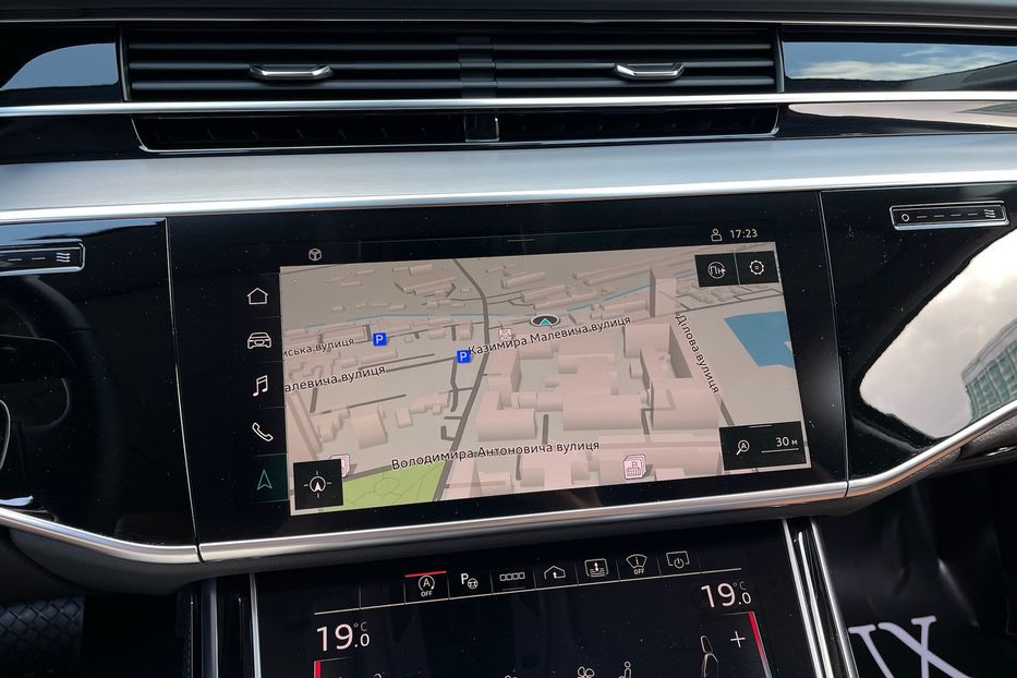 Продам Audi A8 50 TDI Long 2022 года в Киеве