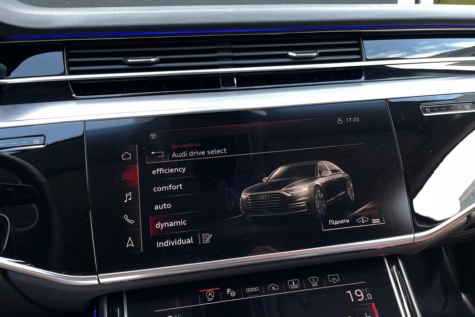 Продам Audi A8 50 TDI Long 2022 года в Киеве