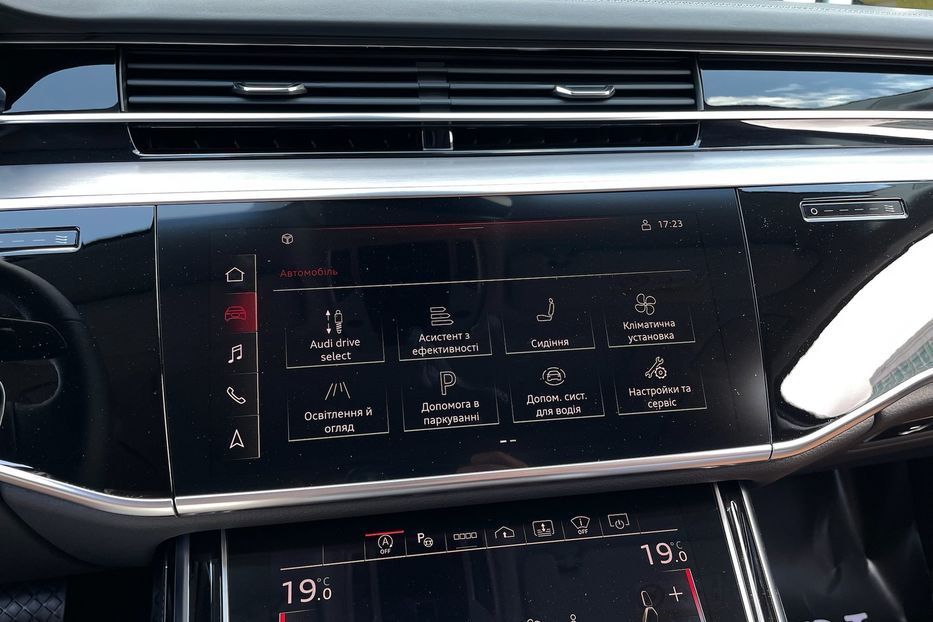 Продам Audi A8 50 TDI Long 2022 года в Киеве