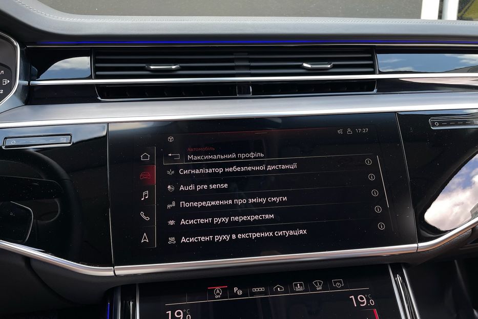 Продам Audi A8 50 TDI Long 2022 года в Киеве