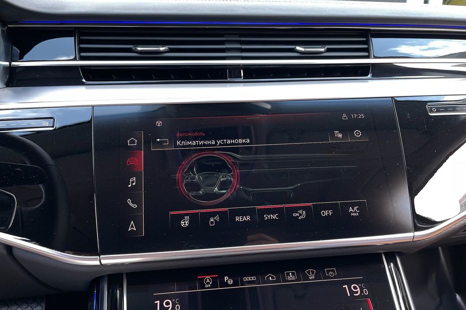 Продам Audi A8 50 TDI Long 2022 года в Киеве