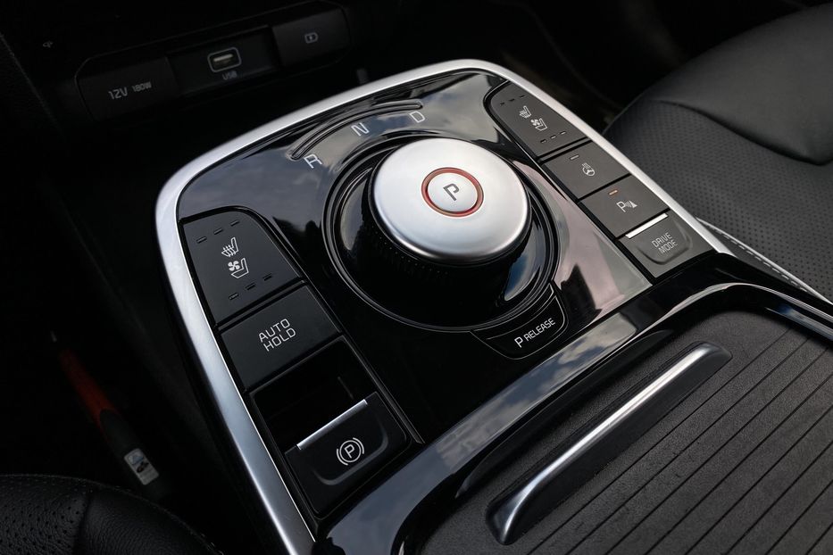Продам Kia Niro 64kWhМакс.комплектаціяPrestige 2020 года в Львове
