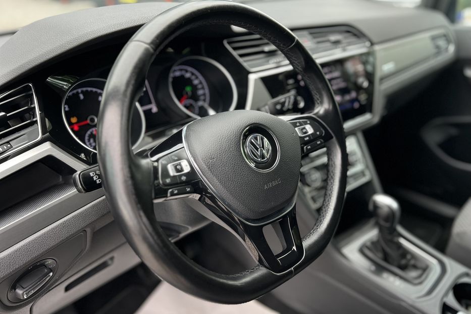Продам Volkswagen Touran 2019 года в г. Умань, Черкасская область