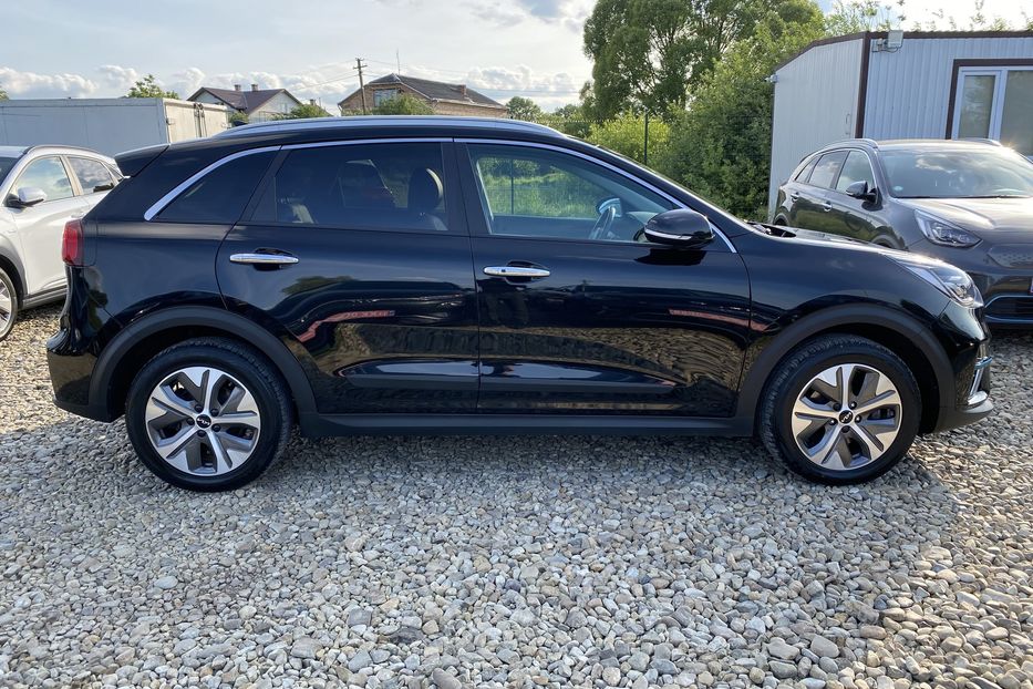 Продам Kia Niro 64Макс.компл.PrestigeЛюк 2021 года в Львове