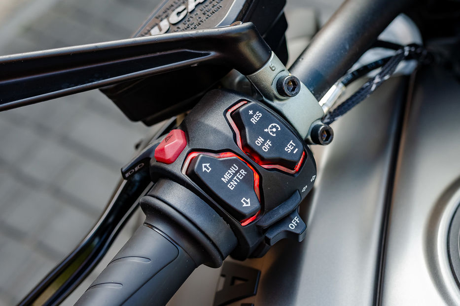 Продам Мотоциклы Все DUCATI DIAVEL 1260 2019 года в Киеве